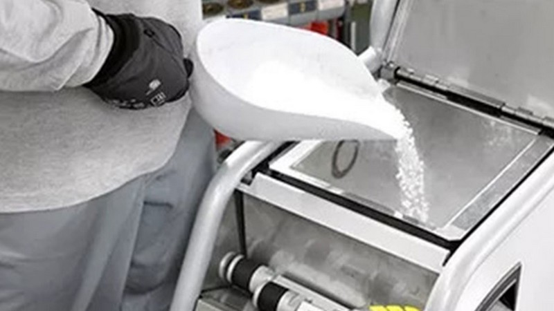 Gelo Seco na Indústria Alimentícia: Limpeza Profunda, Eficiente e sem Contaminação