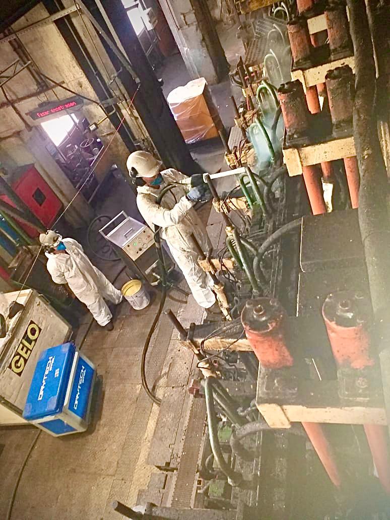 Jateamento com Gelo Seco na Indústria Metalúrgica