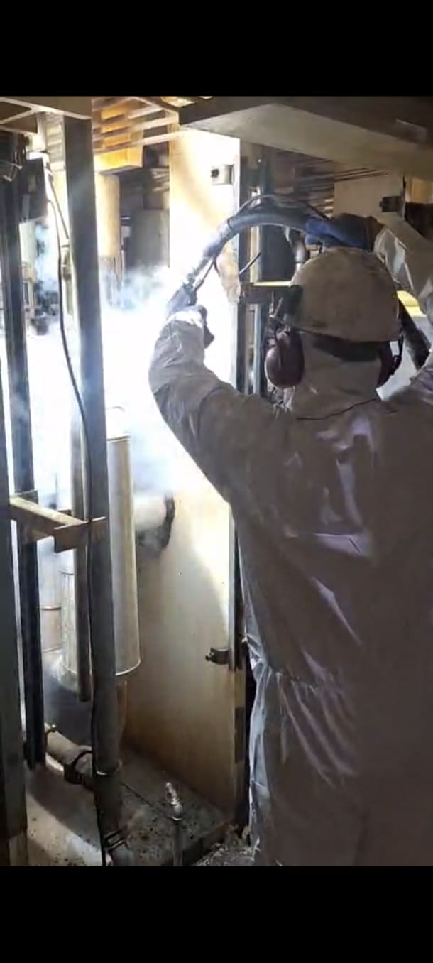 Manutenção Preventiva com Jateamento com Gelo Seco: Confiabilidade Operacional