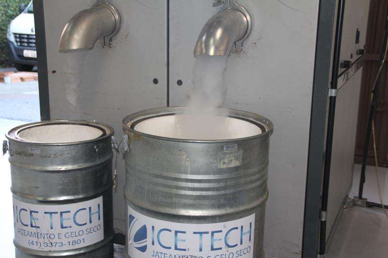 Fornecedor de gelo seco